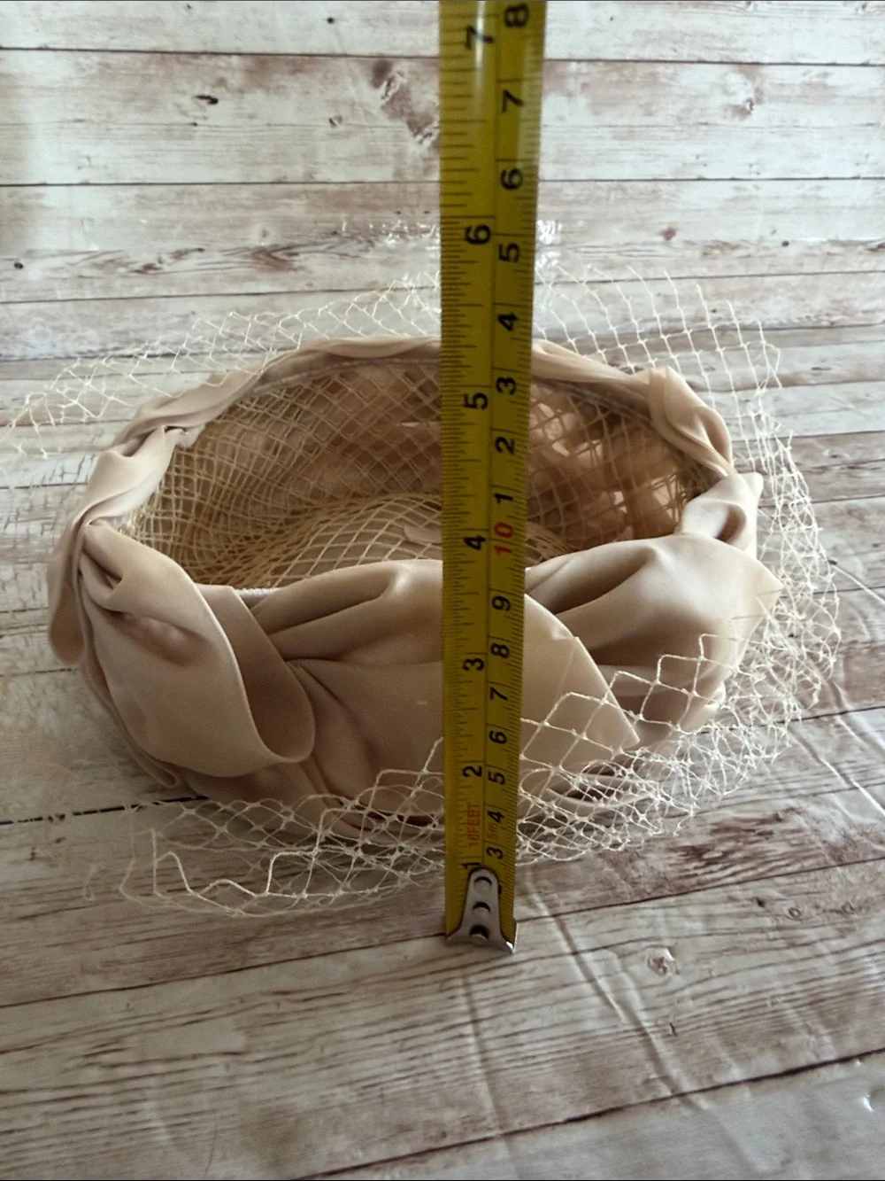 Vintage Beige Veiled Pillbox Hat - Picture 4 of 8